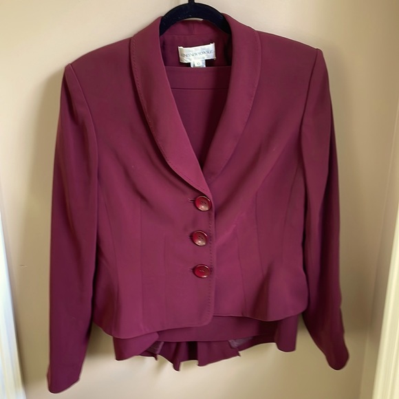 Jones New York Other - Jones New York Burgundy skirt suit